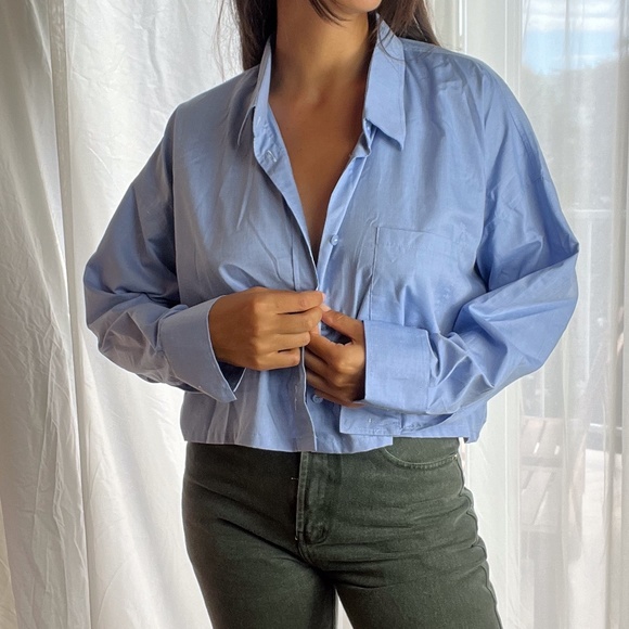 Collared Cropped Button Up Shirt - Picture 5 of 7